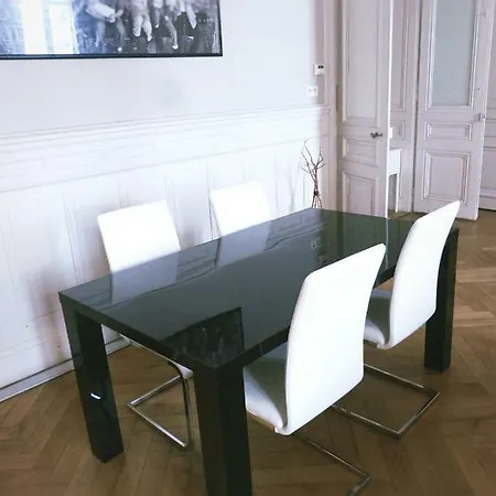 Apartment Haussmann